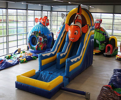 Crianças leão-de-chácara inflável do campo de jogos, corrediça do OEM e casa infláveis do salto